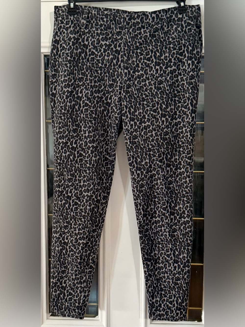 Pre-Loved Plus Size Leopard Print Ponte Jeggings - Black & Gray